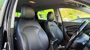 HYUNDAI IX35 2.0 CRDi Premium SUV 5dr Diesel Auto 4WD Euro 5 (134 bhp)