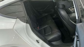 TESLA MODEL 3 Model 3 Standard Range + 4dr