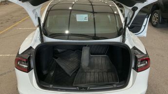 TESLA MODEL 3 Model 3 Standard Range + 4dr