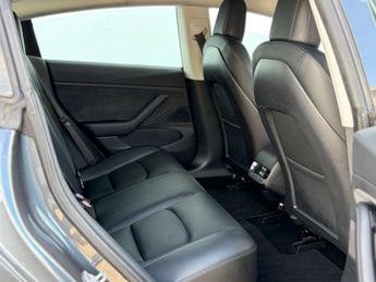 TESLA MODEL 3 Model 3 Long Range AWD 4WD 4dr