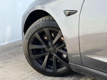 TESLA MODEL 3 Model 3 Long Range AWD 4WD 4dr