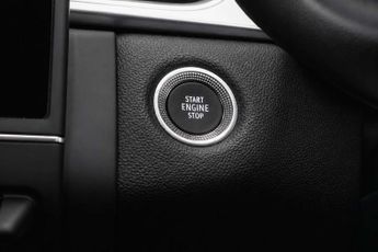 RENAULT CAPTUR 1.6 E-TECH techno SUV 5dr Petrol Hybrid Auto Euro 6 (s/s) (145 p