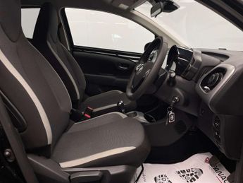 TOYOTA AYGO 1.0 Aygo X-Trend TSS VVT-i CVT 5dr