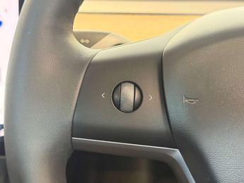 TESLA MODEL 3 Model 3 Long Range AWD 4WD 4dr