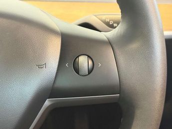 TESLA MODEL 3 Model 3 Long Range AWD 4WD 4dr
