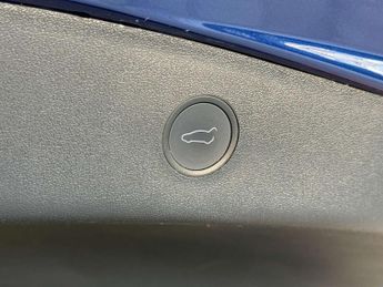 TESLA MODEL 3 Model 3 Long Range AWD 4WD 4dr