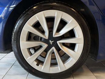 TESLA MODEL 3 Model 3 Long Range AWD 4WD 4dr