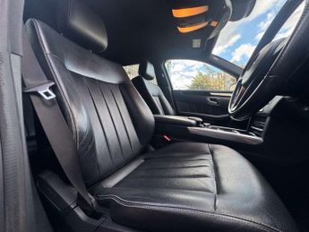 MERCEDES-BENZ E-CLASS 2.1 E220 SE CDi Auto 5dr