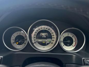 MERCEDES-BENZ E-CLASS 2.1 E220 SE CDi Auto 5dr
