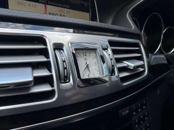 MERCEDES-BENZ E-CLASS 2.1 E220 SE CDi Auto 5dr