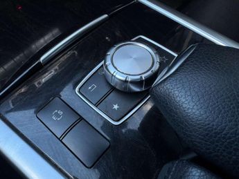 MERCEDES-BENZ E-CLASS 2.1 E220 SE CDi Auto 5dr