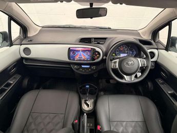 Toyota Yaris 1.5 VVT-h Icon Plus Hatchback 5dr Petrol Hybrid CVT Euro 5 (101 