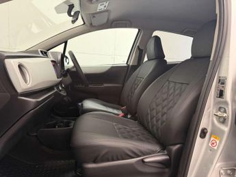 Toyota Yaris 1.5 VVT-h Icon Plus Hatchback 5dr Petrol Hybrid CVT Euro 5 (101 
