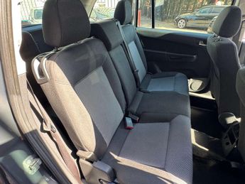 VAUXHALL ZAFIRA 1.8 Zafira Design 5dr