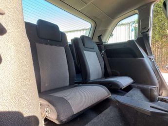 VAUXHALL ZAFIRA 1.8 Zafira Design 5dr