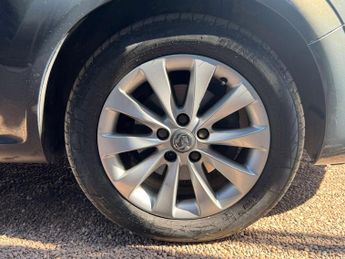 VAUXHALL ZAFIRA 1.8 Zafira Design 5dr