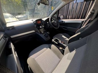 VAUXHALL ZAFIRA 1.8 Zafira Design 5dr