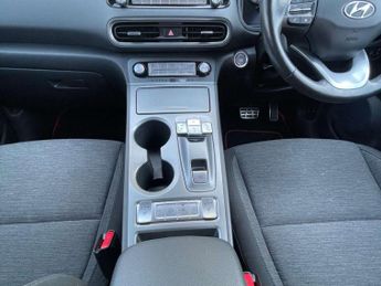 Hyundai KONA 39kWh Premium SUV 5dr Electric Auto (10.5kW Charger) (136 ps)