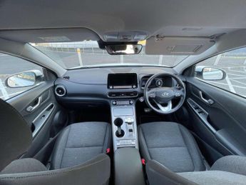 Hyundai KONA 39kWh Premium SUV 5dr Electric Auto (10.5kW Charger) (136 ps)