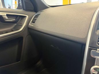 VOLVO XC60 2.4 XC60 R-Design Luxury Nav D5 AWD Auto 4WD 5dr