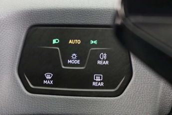 Volkswagen ID.3 Pro Performance 58kWh Life Hatchback 5dr Electric Auto (204 ps)