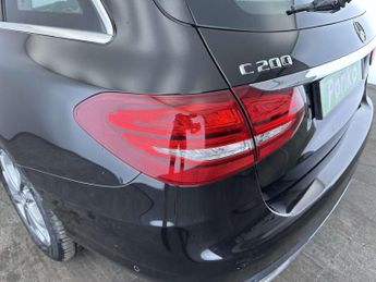 MERCEDES-BENZ C-CLASS 2.0 C200 Sport Auto 5dr