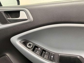 Hyundai i20 1.4 SE Hatchback 5dr Petrol Auto Euro 6 (100 ps)