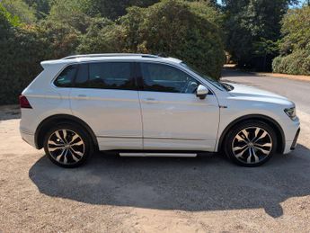 VOLKSWAGEN TIGUAN 2.0 Tiguan R-Line TDI BlueMotion Technology 4Motion Semi-Auto 4W
