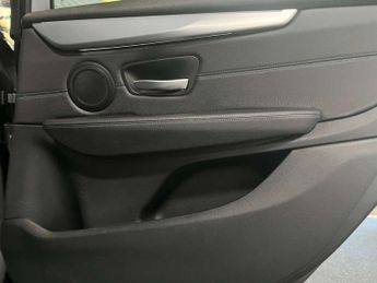 BMW 2 SERIES 2.0 220i M Sport Auto 5dr