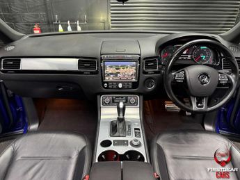 Volkswagen TOUAREG 3.0 TDI V6 BlueMotion Tech R-Line SUV 5dr Diesel Tiptronic 4WD E