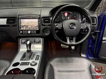 Volkswagen TOUAREG 3.0 TDI V6 BlueMotion Tech R-Line SUV 5dr Diesel Tiptronic 4WD E