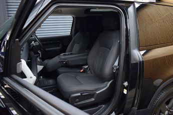 Land Rover DEFENDER 3.0 Defender Hard Top D MHEV Auto 4WD 5dr