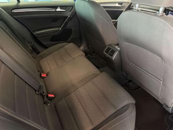 Volkswagen GOLF 2.0 Golf R TSi 4Motion Semi-Auto 4WD 5dr
