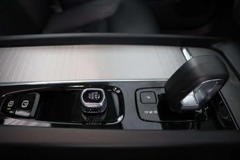 Volvo XC60 2.0h T6 Recharge 18.8kWh Core SUV 5dr Petrol Plug-in Hybrid Auto