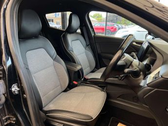 RENAULT CLIO 1.6 Clio Lutecia SE E-Tech HEV Auto 5dr