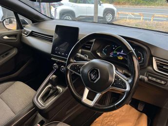 RENAULT CLIO 1.6 Clio Lutecia SE E-Tech HEV Auto 5dr