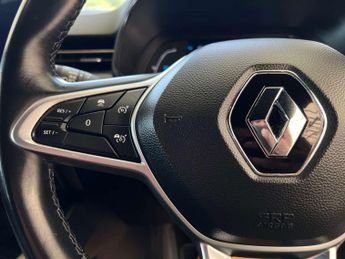 RENAULT CLIO 1.6 Clio Lutecia SE E-Tech HEV Auto 5dr