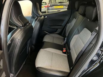 RENAULT CLIO 1.6 Clio Lutecia SE E-Tech HEV Auto 5dr