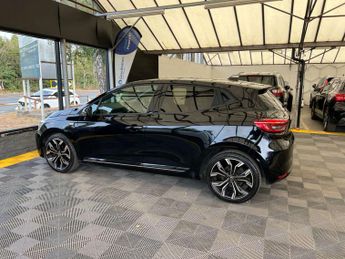 RENAULT CLIO 1.6 Clio Lutecia SE E-Tech HEV Auto 5dr