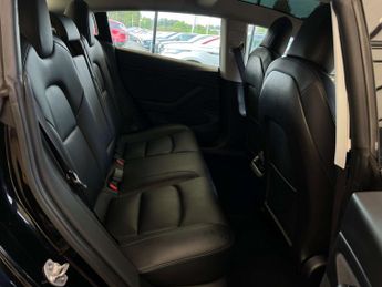 TESLA MODEL 3 Model 3 Long Range AWD 4WD 4dr
