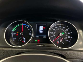 VOLKSWAGEN GOLF e-Golf 5dr