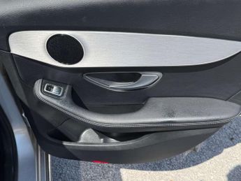 MERCEDES-BENZ C-CLASS 2.1 C 220 Sport D Auto 5dr