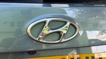 HYUNDAI SANTA FE 2.2 Santa Fe Premium SE Blue Drive CRDi Auto 4WD 5dr