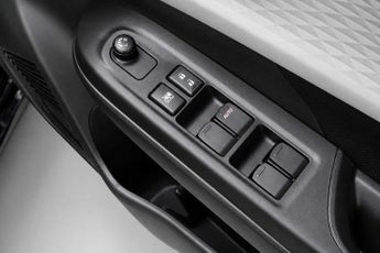 SUZUKI SWIFT 1.2 MHEV Motion Hatchback 5dr Petrol Hybrid CVT Euro 6 (s/s) (82