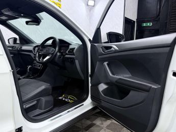 VOLKSWAGEN T-CROSS 1.0 T-Cross R-Line TSi Semi-Auto 5dr