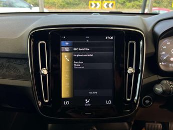 VOLVO XC40 2.0 XC40 Momentum T4 Auto 5dr