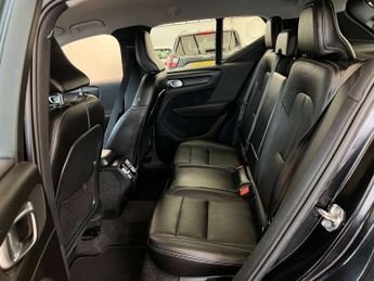 VOLVO XC40 2.0 XC40 Momentum T4 Auto 5dr