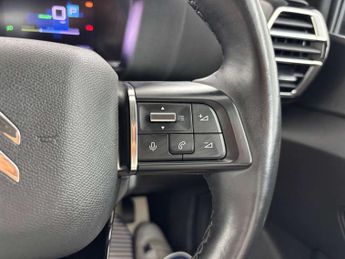CITROEN C4 e-C4 Shine 5dr