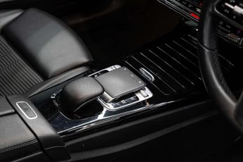 MERCEDES-BENZ A-CLASS 1.3 A 200 Sport Auto 5dr