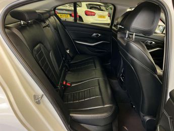 BMW 3 SERIES 2.0 320i Sport Auto 4dr